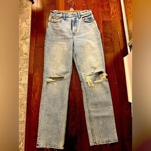 Abercrombie Ultra High Rise 90s Straight Jean - double destroy knee